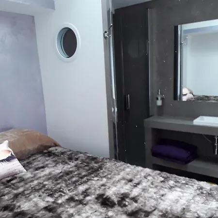 Bed & Breakfast D'hotes Naturiste, Village Naturiste Cap D'agde, Draps, Serviette, Café, Menage Inclus En Fin De Sejour *