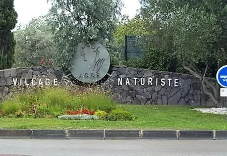 Alojamento de Acomodação e Pequeno-almoço D'hotes Naturiste, Village Naturiste Cap D'agde, Draps, Serviette, Cafe, Menage Inclus En Fin De Sejour Agde